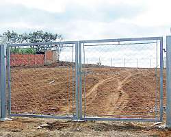Portão de ferro com alambrado Portão de ferro com alambrado