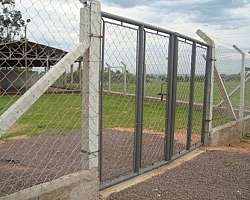 Portão de ferro com alambrado Portão de ferro com alambrado