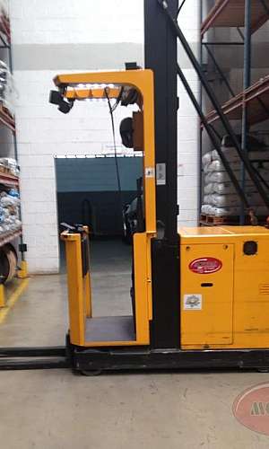 Empilhadeira para corredor Empilhadeira para corredor